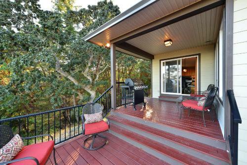 Arbutus Hill