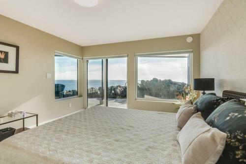 Otter Grotto 2 Bed Suite - Oceanfront Relaxation