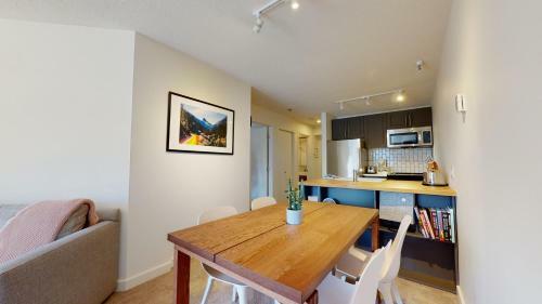 Modern Village Condo With Spectacular Mountain Views