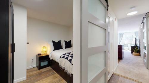 Beautiful Marketplace Condo With Mountain Views