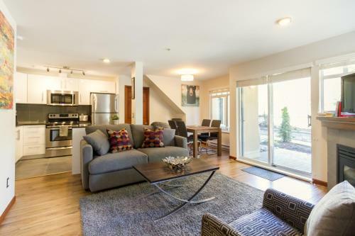 #63 Lagoons, Stoney Creek