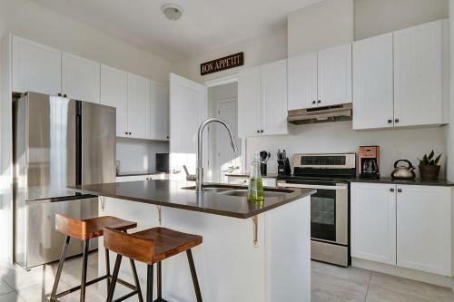 Spacious, Newly Built Prince Edward County Family Home