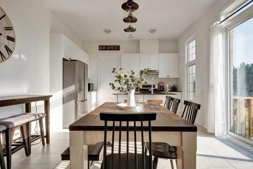 Spacious, Newly Built Prince Edward County Family Home