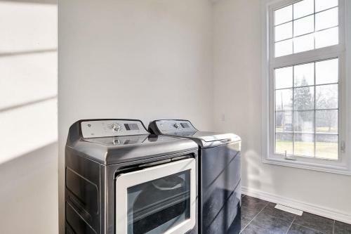Spacious, Newly Built Prince Edward County Family Home