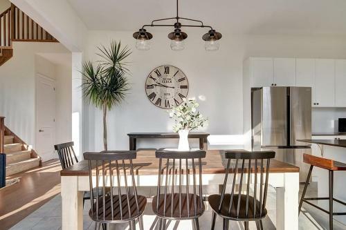 Spacious, Newly Built Prince Edward County Family Home
