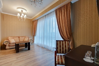 Men'k Kings Hotel