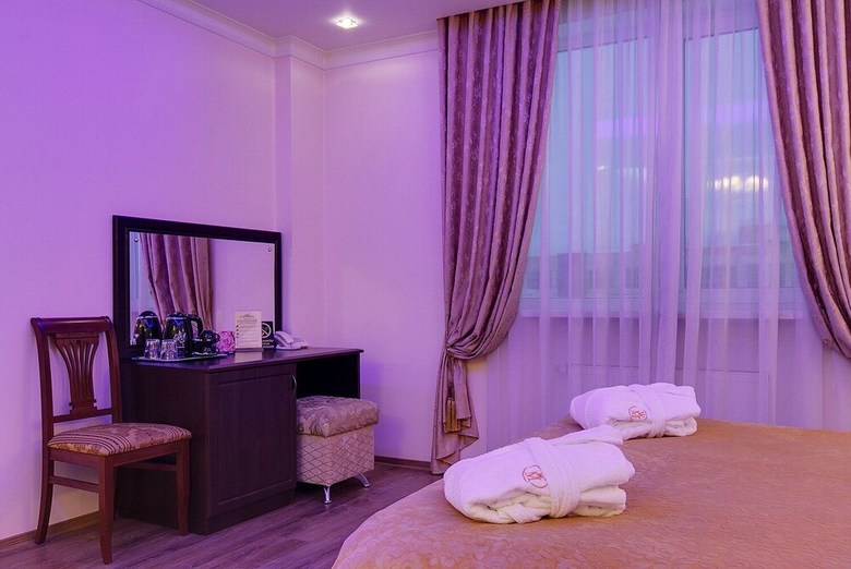 Men'k Kings Hotel