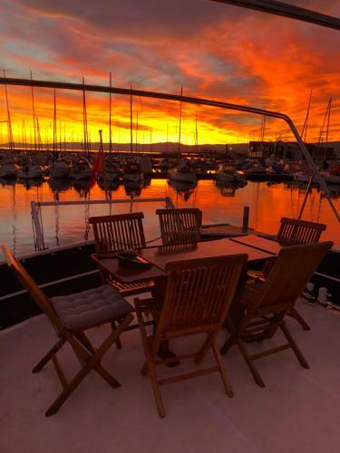 Homeboat-bateau H�tel