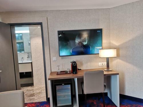 My Home Hotel - Free Parking