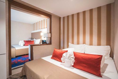 My Home Hotel - Free Parking