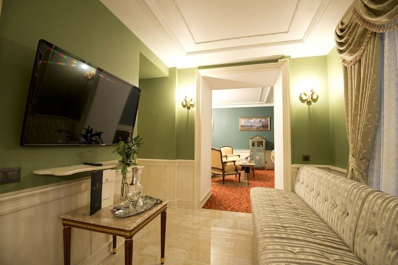 Trezzini Palace Hotel