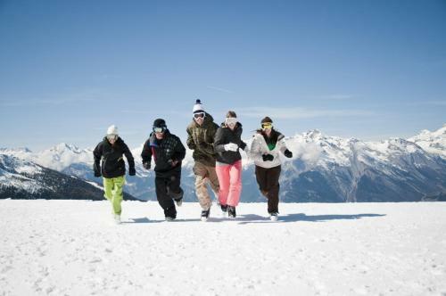 Narnia Ski In & Ski Out Chalet 14 Pers