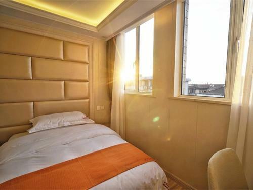 Shell Shanghai Baoshan Districtsongbin Road Subway Station Hotel