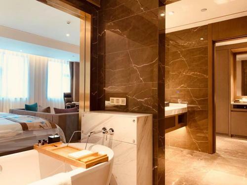 Baoying Jinling Hotel