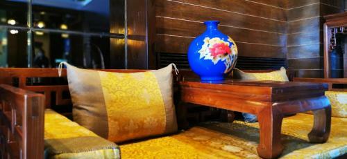Longwu Boutique Hotel