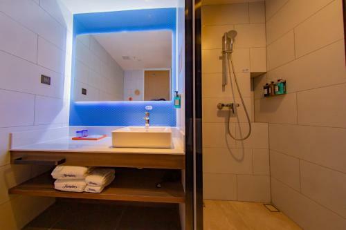 Holiday Inn Express Bozhou, An Ihg Hotel