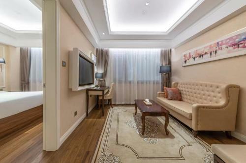 Polysheron Hotel Changsha Houjiatang Metro Station Branch