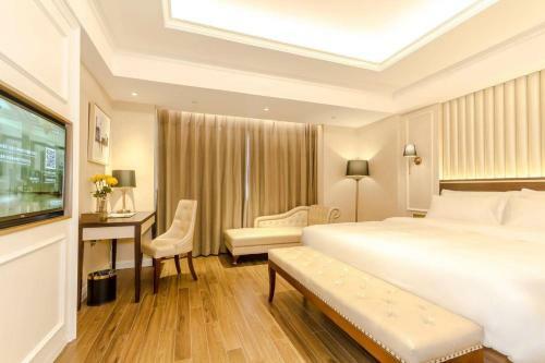 Polysheron Hotel Changsha Houjiatang Metro Station Branch