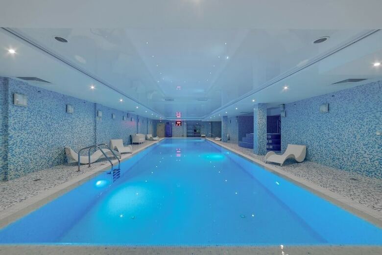 New Peterhof Hotel