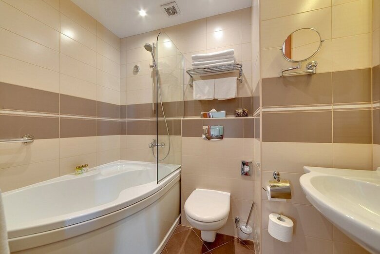 New Peterhof Hotel