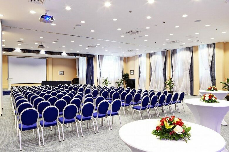 New Peterhof Hotel