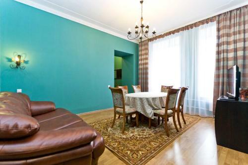 Apartamentos Goodrest On Marata
