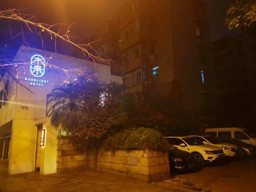 Moonlight Hotel