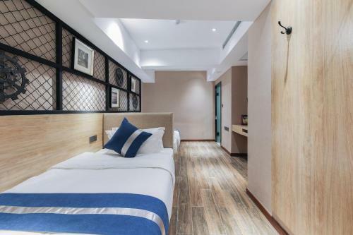Zou Qu Ye Travel Hotel