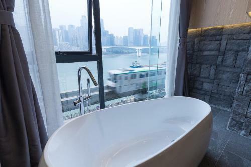 Mirage.shiguang Liyu Quanjiangjing Hotel