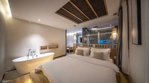 Lijiang Muqian Hotel