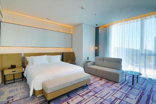 Crowne Plaza Dalian Xinghai, An Ihg Hotel