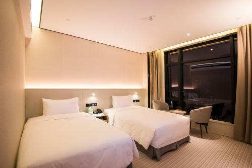 Virtuous World Hotel