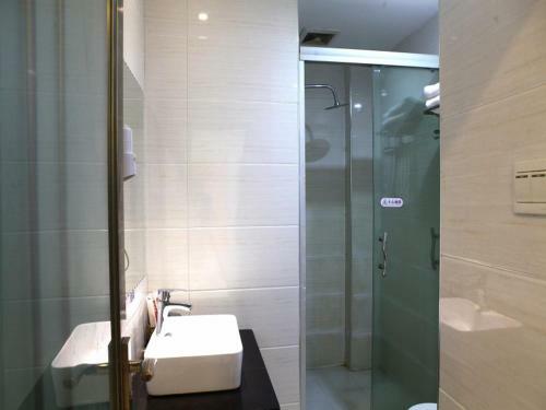 Shell Ganzhou Central Theme Hotel