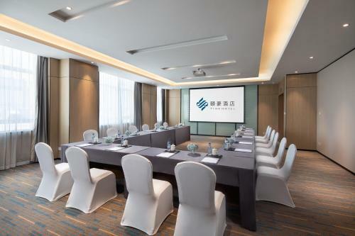 Yiho Hotel