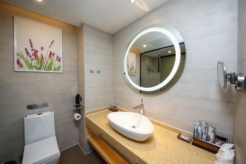 Lavande Hotels (Jishou Xiangxi Economic Development Zone Branch)