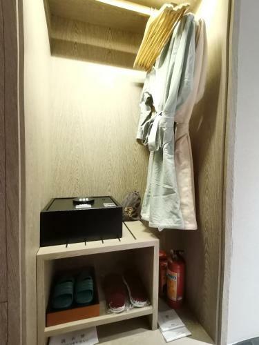 Paco Hotel Guangzhou Jinfeng Metro Branch