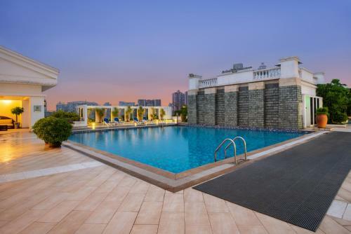 Xcellent Shifu Hotel