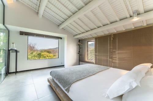 Bai Ri Ming Ding Hotel