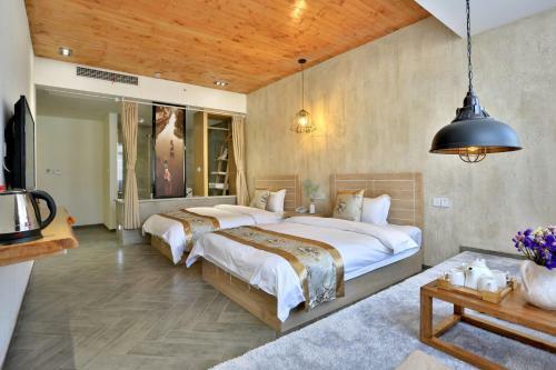 Qingyue Jingshe Hotel