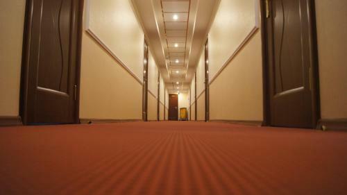 Tom Hotel