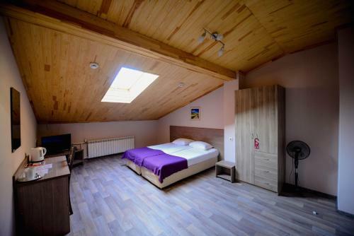 Aron Hotel