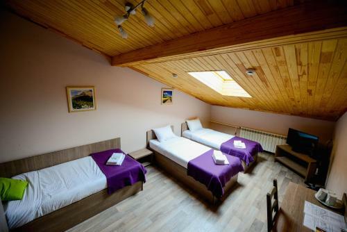 Aron Hotel