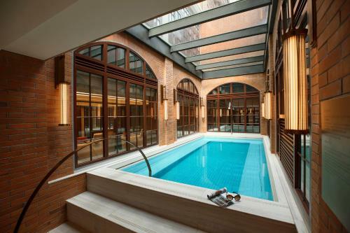 Hotel Capella Shanghai, Jian Ye Li