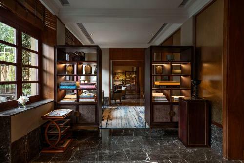 Hotel Capella Shanghai, Jian Ye Li