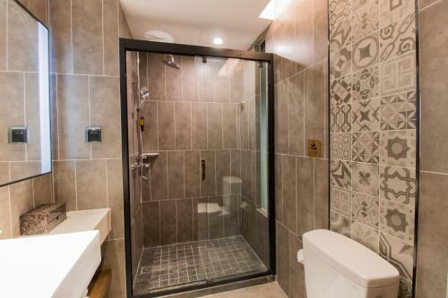 Hotel Yitel Shanghai Middle Ring Road Caobao Road