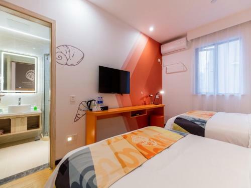 Shell Shanghai Yangpu Districtpingliang Road Binjiang Hotel