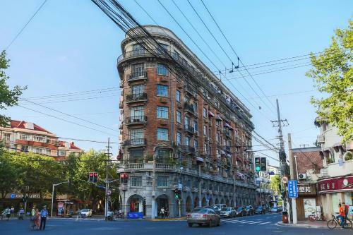 Le Mansion Apartment