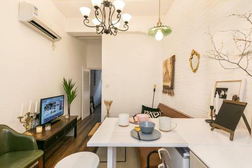 Le Mansion Apartment