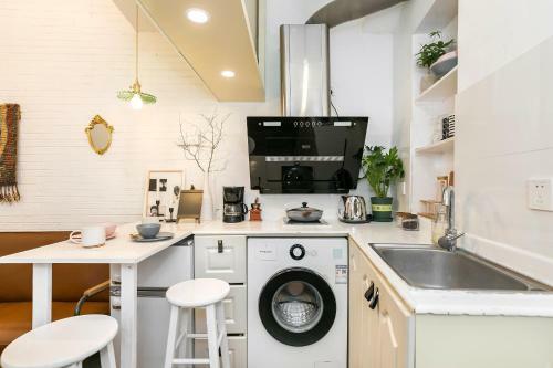 Le Mansion Apartment