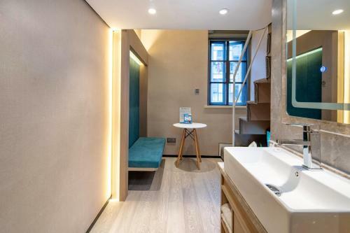 Mengguo Hotel Zhuqiao Town